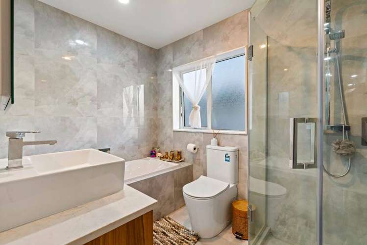 68 Castlebane Drive Flat Bush_15