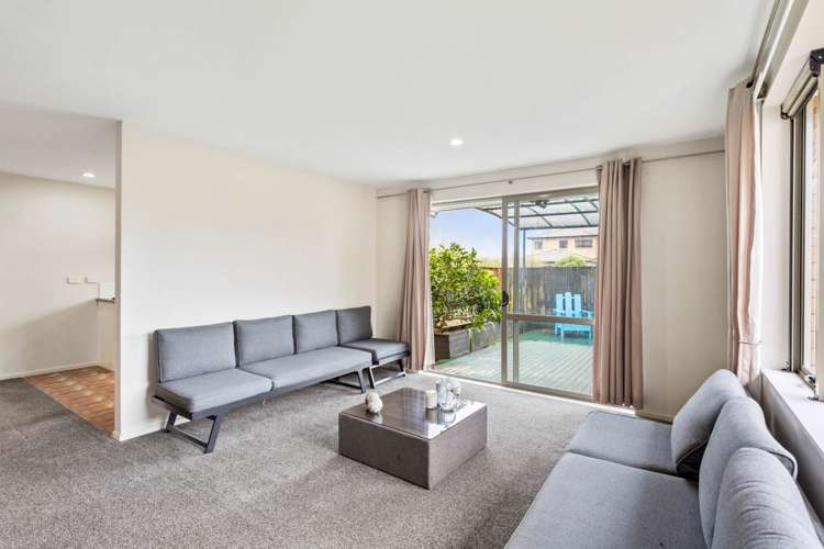 15 Aitkenhead Court Parakai_7