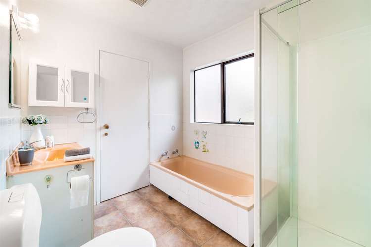 2/19 Cassandra Grove Totara Vale_17