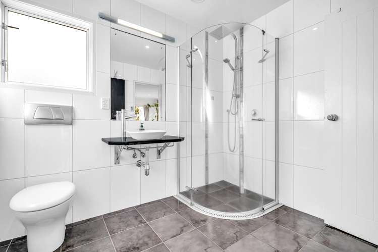 4 Gibson Place Mellons Bay_12