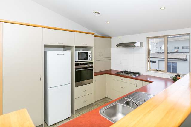 2/20 Ruakiwi Road Hamilton Lake_4