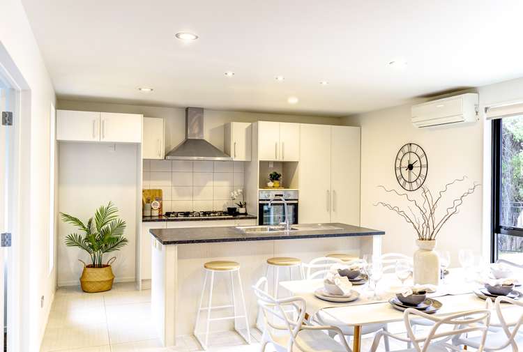 82 Barrington Drive Huntington_5