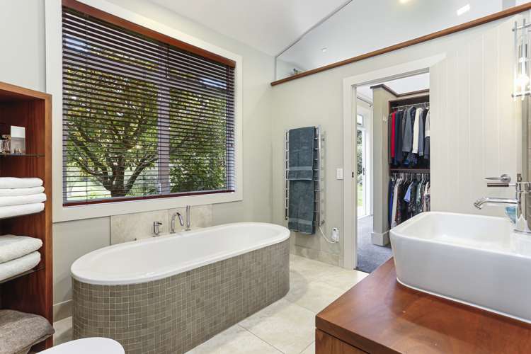 152k Parker Road Oratia_15