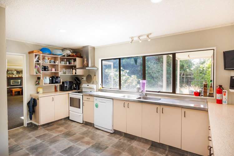 22 Truscott Grove Awapuni_11