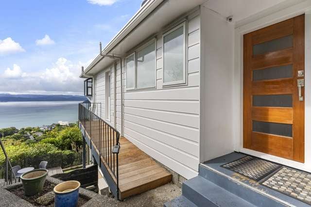 Stylish 1970's with Unbelievable Panoramic Views