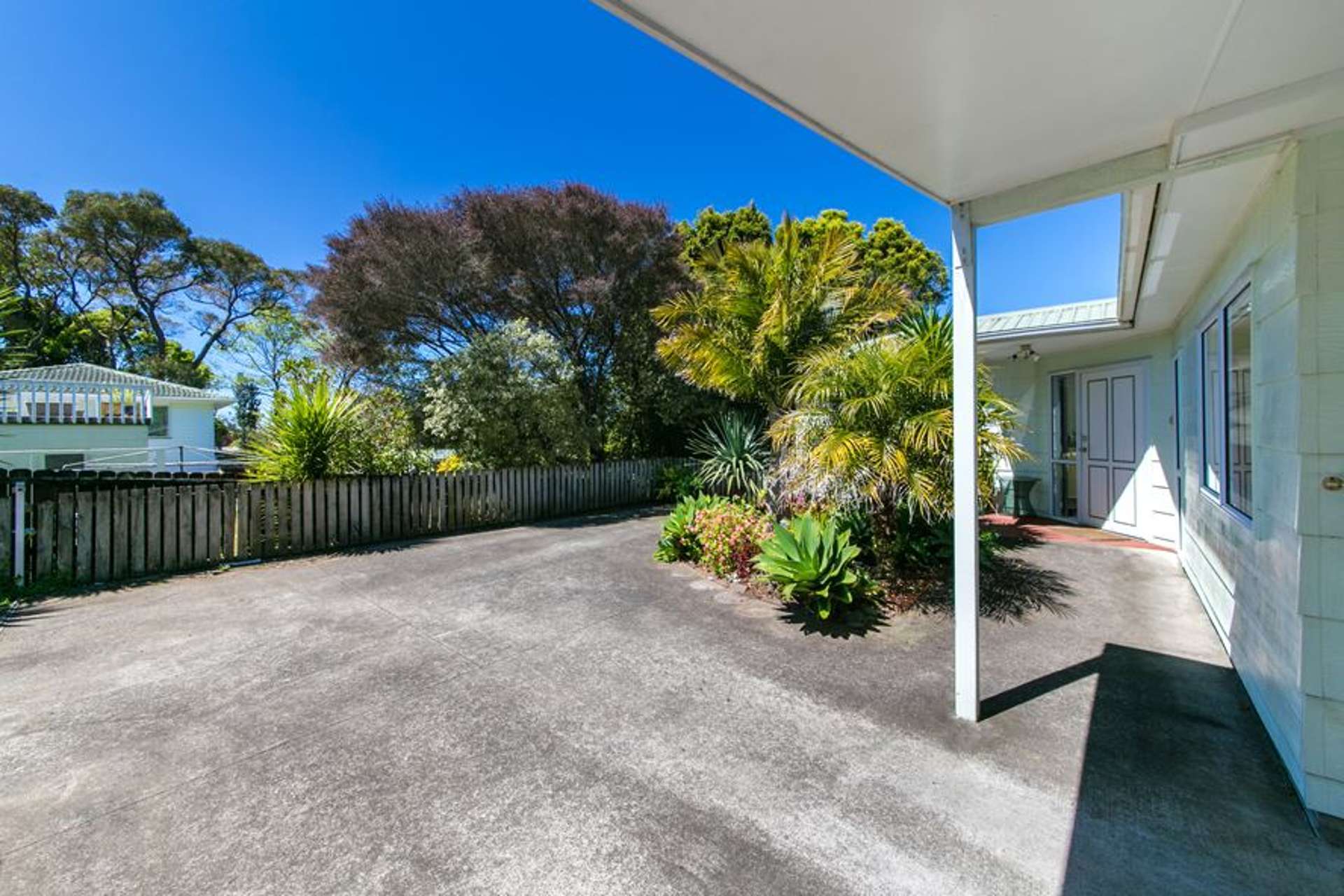 1a/269 Royal Road Massey_0