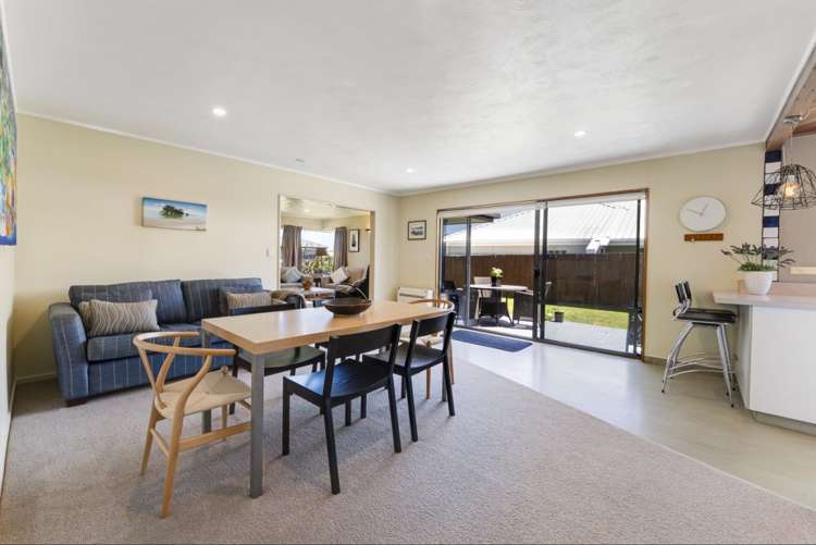 52 Aldinga Avenue Stoke_5
