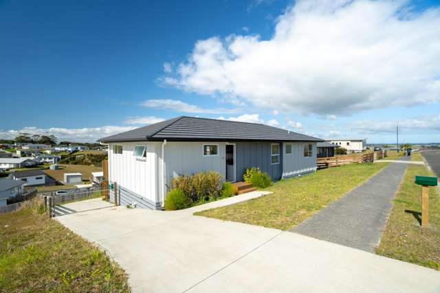 Sea Views, Style & Sunshine