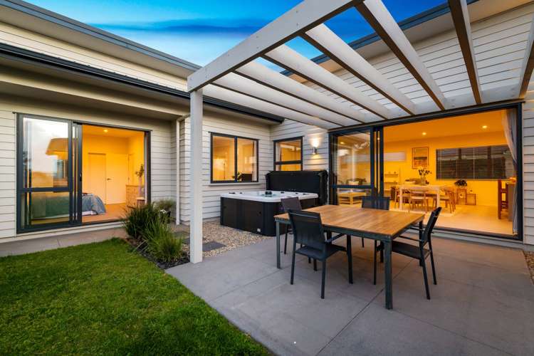 5 Karo Road Beachlands_21