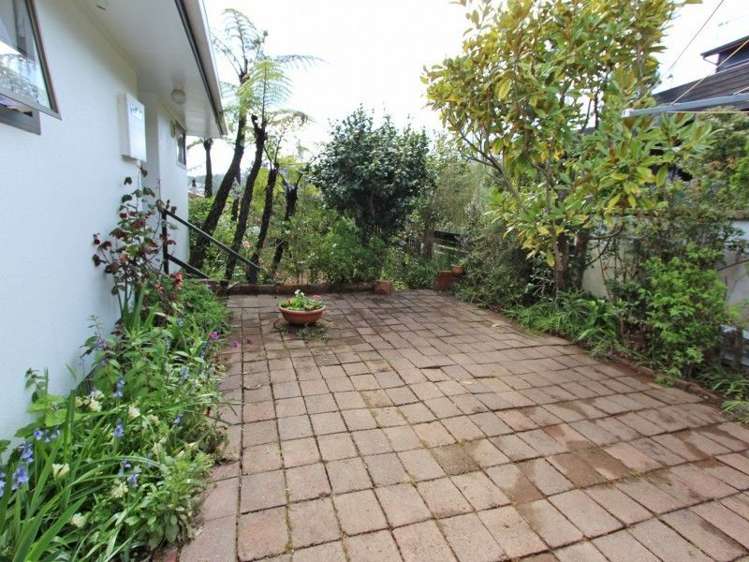 2/4 Kinloch Place Papakowhai_6