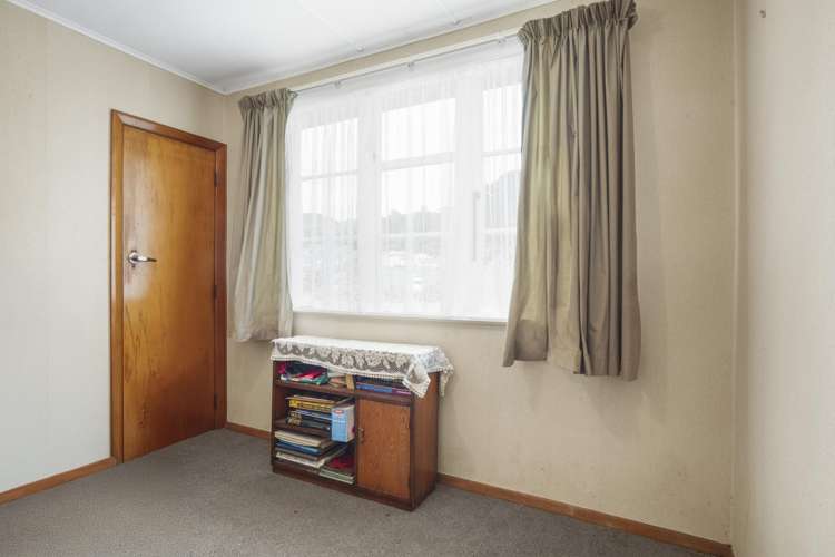 73 Hampshire Street Cannons Creek_13