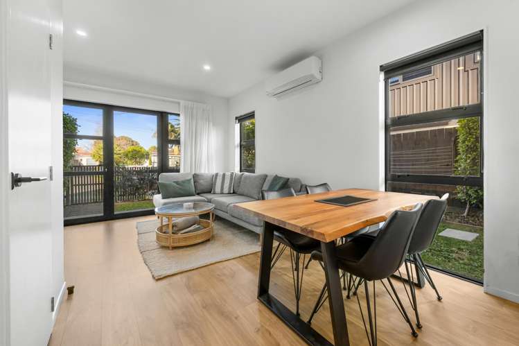 2/89 Beach Road Te Atatu Peninsula_6