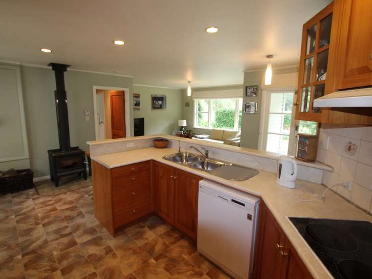 94 Pa Valley Road Eketahuna_6