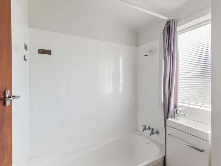 11 and 15 Mahoe Street Levin_15