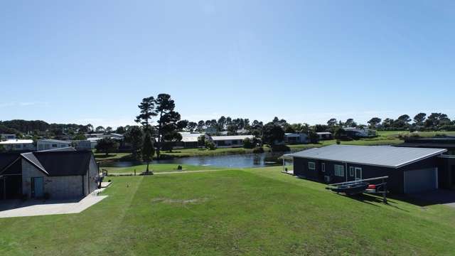 Lovely Lakefront Location