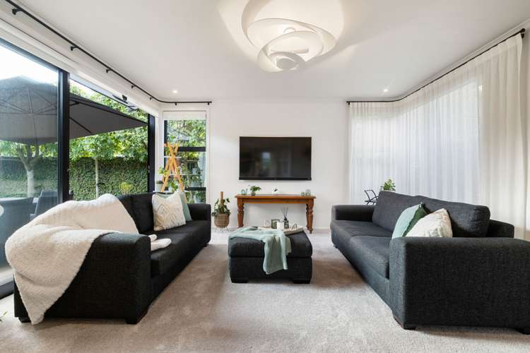 703 River Road Chartwell_13