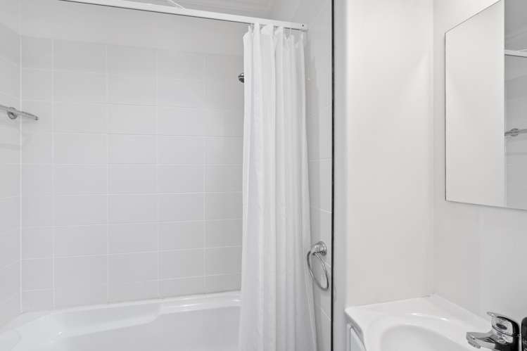 6 Cooper Avenue Holdens Bay_23