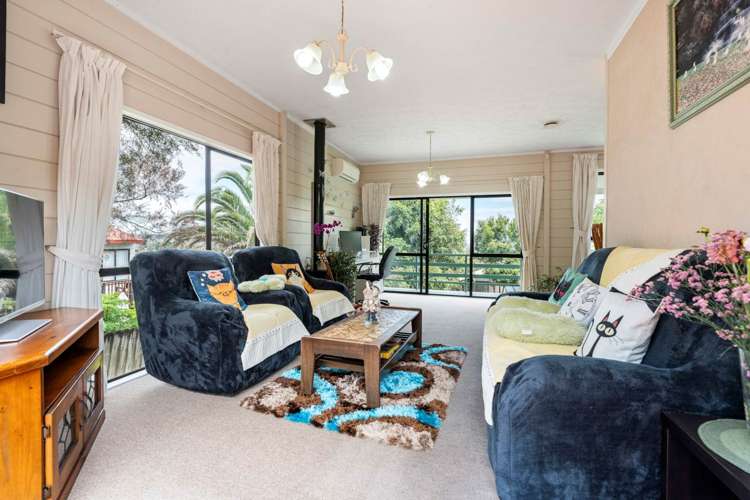 2/106 Bradbury Road Botany Downs_23