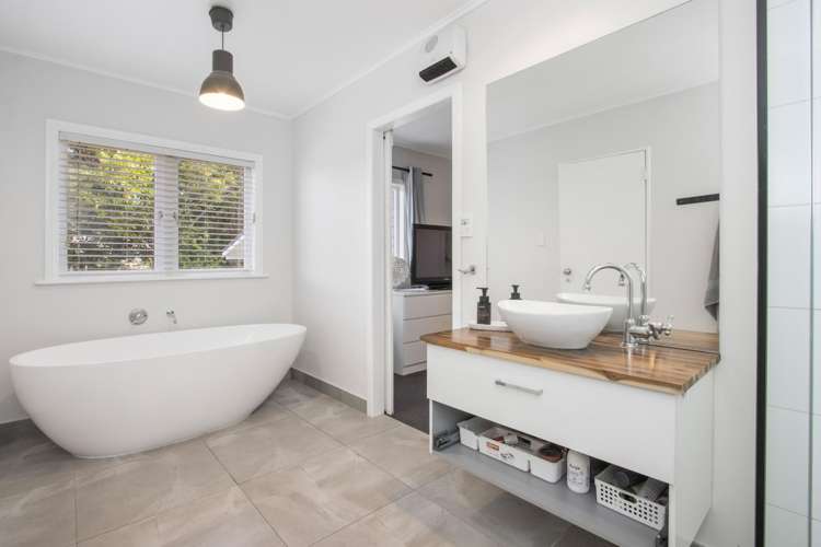 31 Athenree Road Athenree_13
