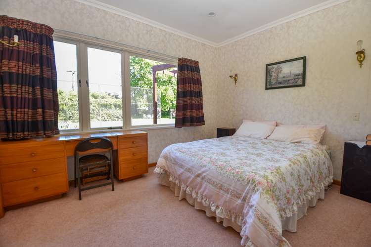 258 High Street North Carterton_11