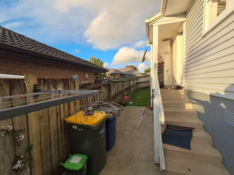 25 Sylvan Crescent Te Atatu South_6