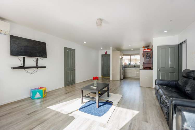 19 Carlas Way Ranui_4