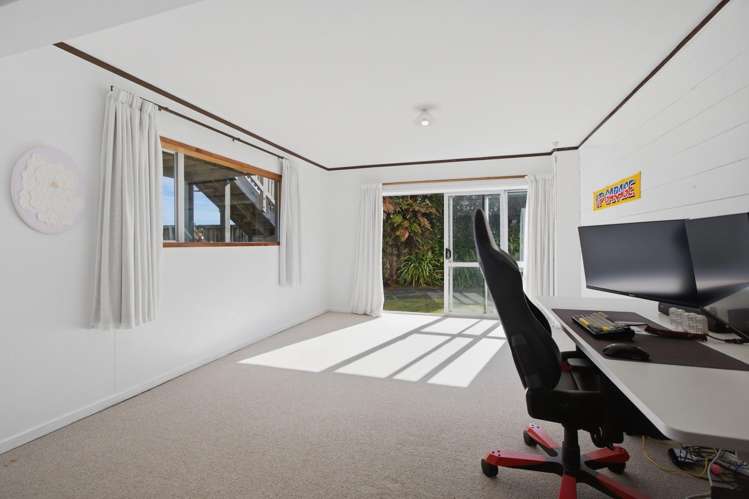 17A St Ives Grove Whalers Gate_24