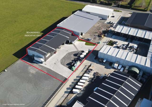 Impressive warehouse with offices & large yard