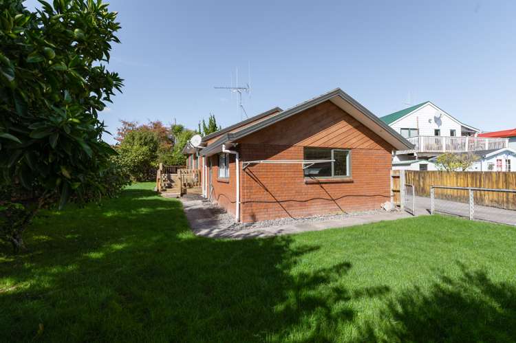 56 Dixon Road Glenview_12