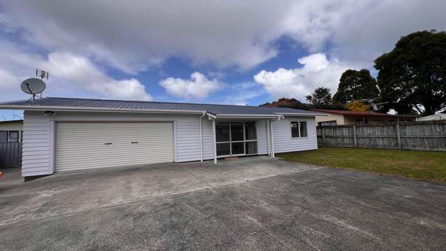 Charming 4BR Home in Mangere!