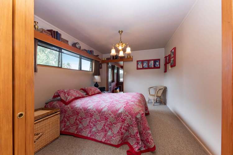 7 Foster Avenue Huia_13