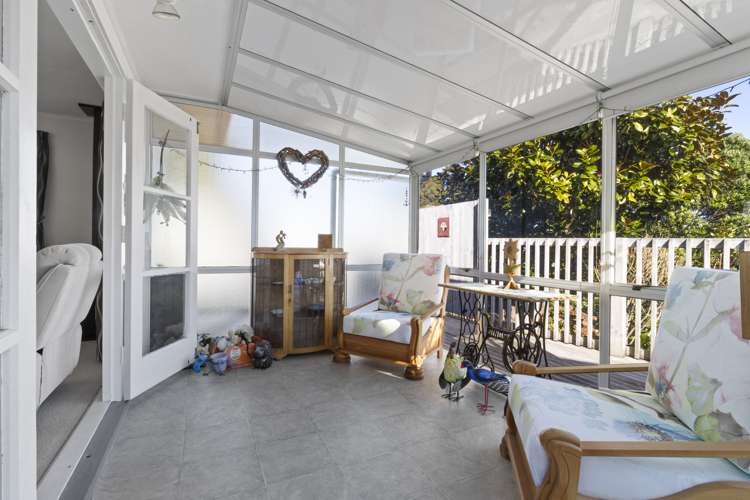 194 Seaview Road Westown_11