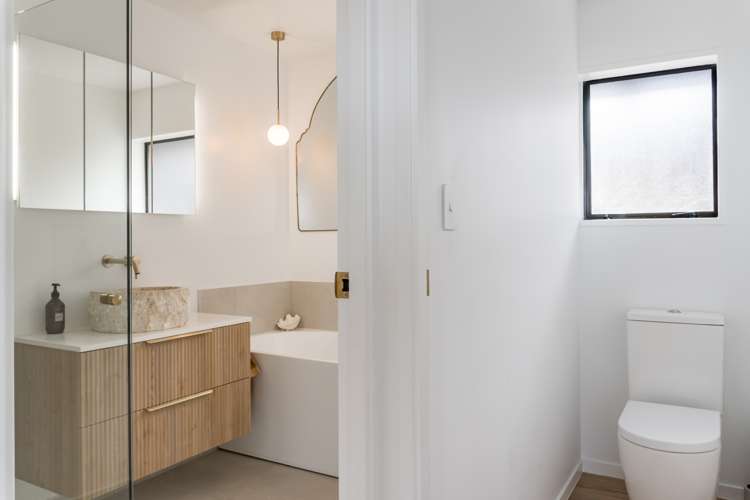 10C Long Street Raglan_8