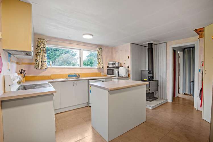 657 Domett Road Domett_9