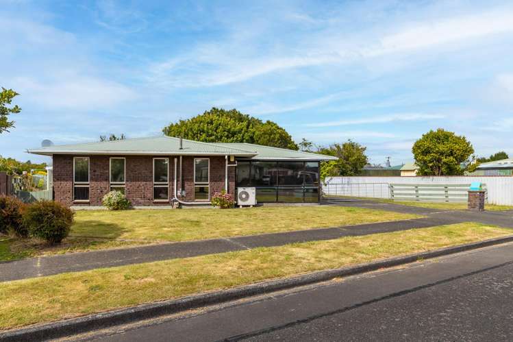 2 Ashdown Crescent_0
