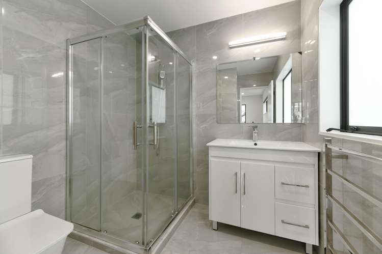 18B Riverpark Crescent Henderson_16