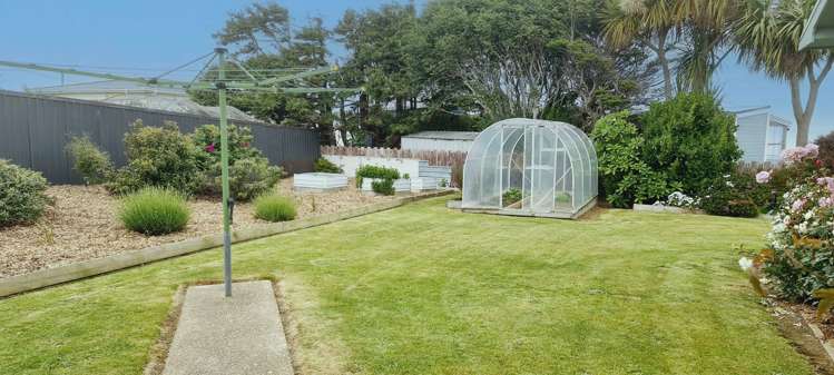 8 Trotter Street Riverton_18