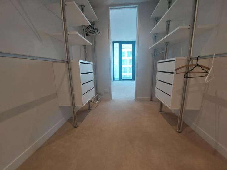 302/223A Green Lane West 1662_3