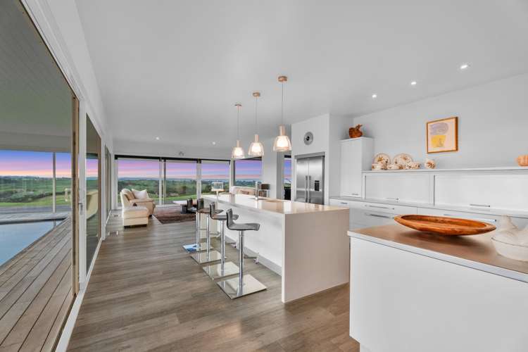 215 J Renall Road Pollok_13