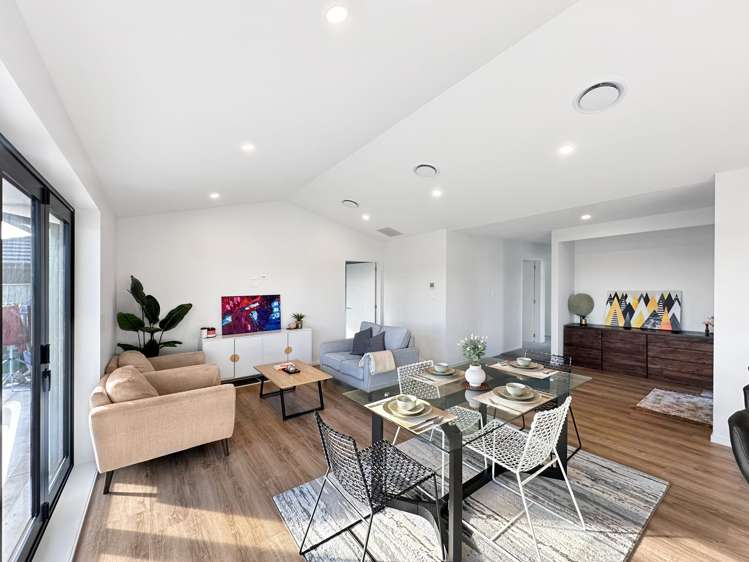 1 Candlesticks Crescent Lincoln_9