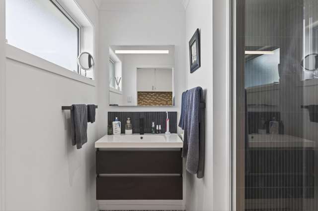 18 Cowling Road Hurdon_2