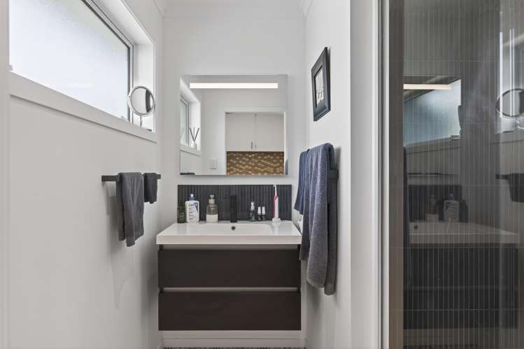 18 Cowling Road Hurdon_14