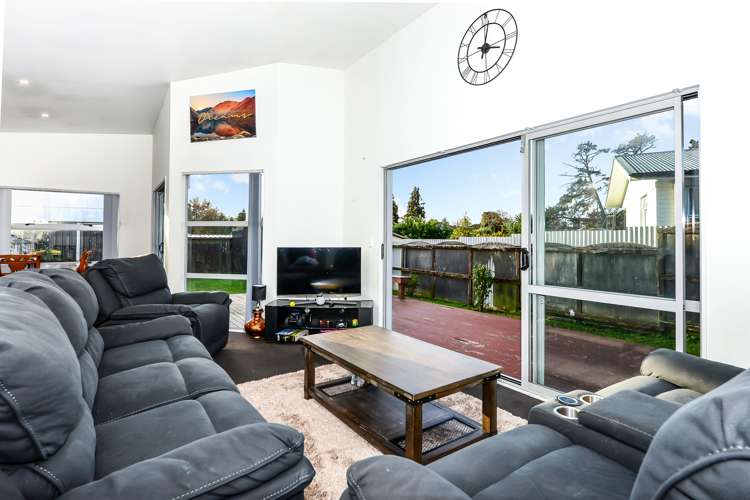 16a Richan Street Glenview_9