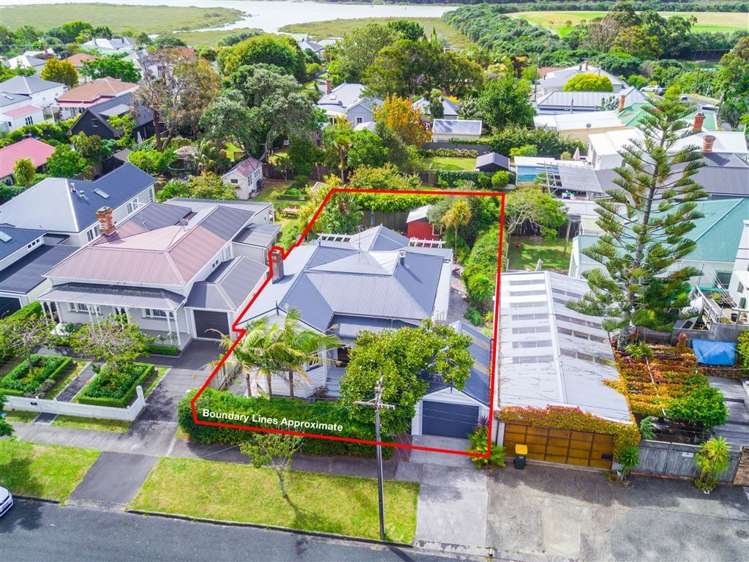 24 Mozeley Avenue Devonport_15