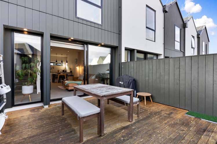 13/6 Oswald Crescent Paparangi_7