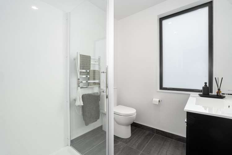 175C Sutherland Road Lyall Bay_13