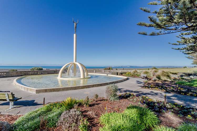 563 Marine Parade Napier South_18