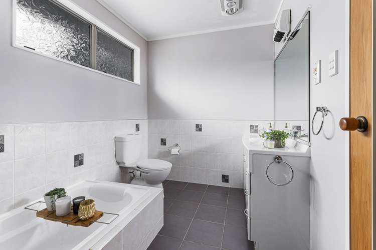 28 Whanake Street Titahi Bay_11