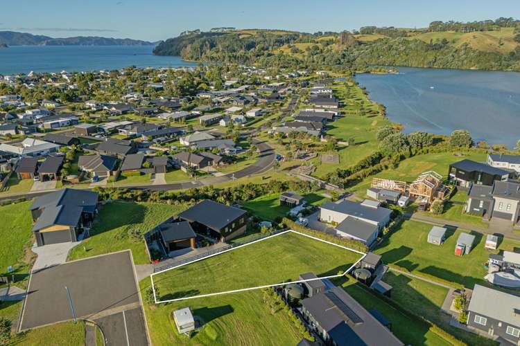 4 Joyce Harsant Place Cooks Beach_6