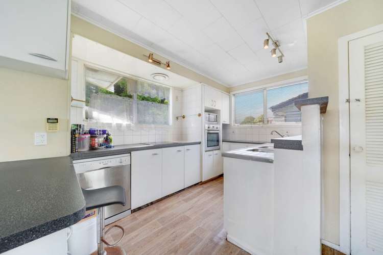 38 Burbank Avenue_5